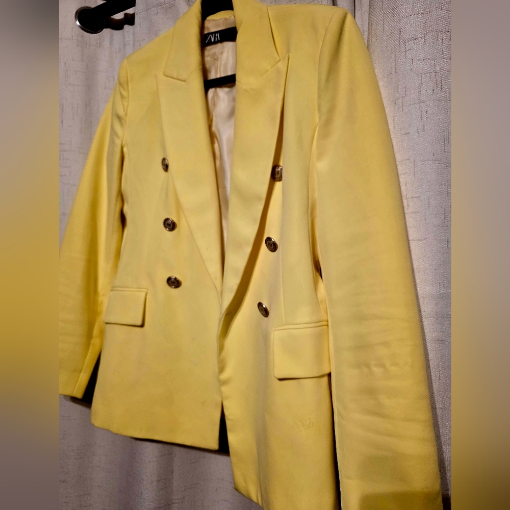 ZARA - Yellow -Double breast blazer.